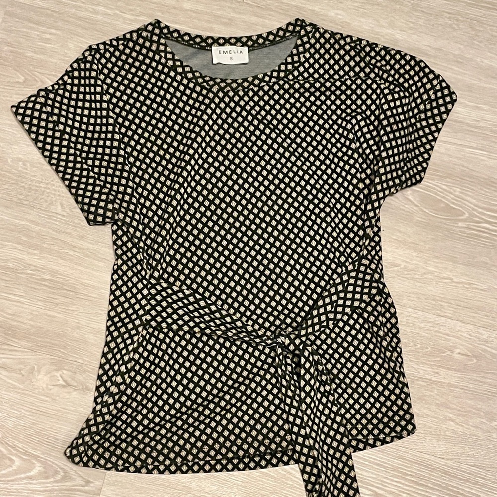 Emelia S top with tie